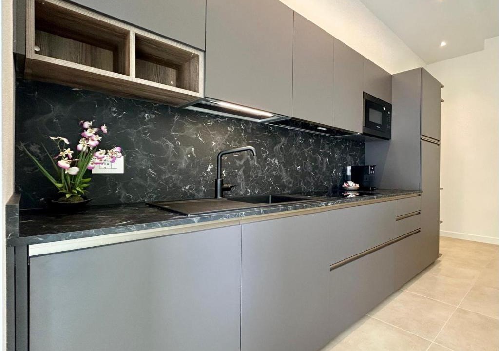 Verona City Centre Apartment | Balcony on Arena