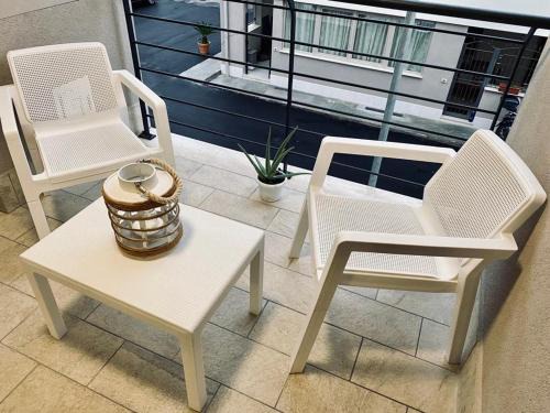 Terrasini Apartment | Chalaroste home