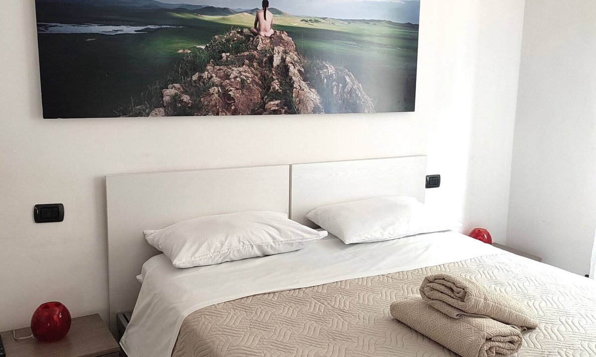 Borgo Roma House | Groups of up to 8 people, ideal for visiting the city, the fairgrounds or Gardaland.