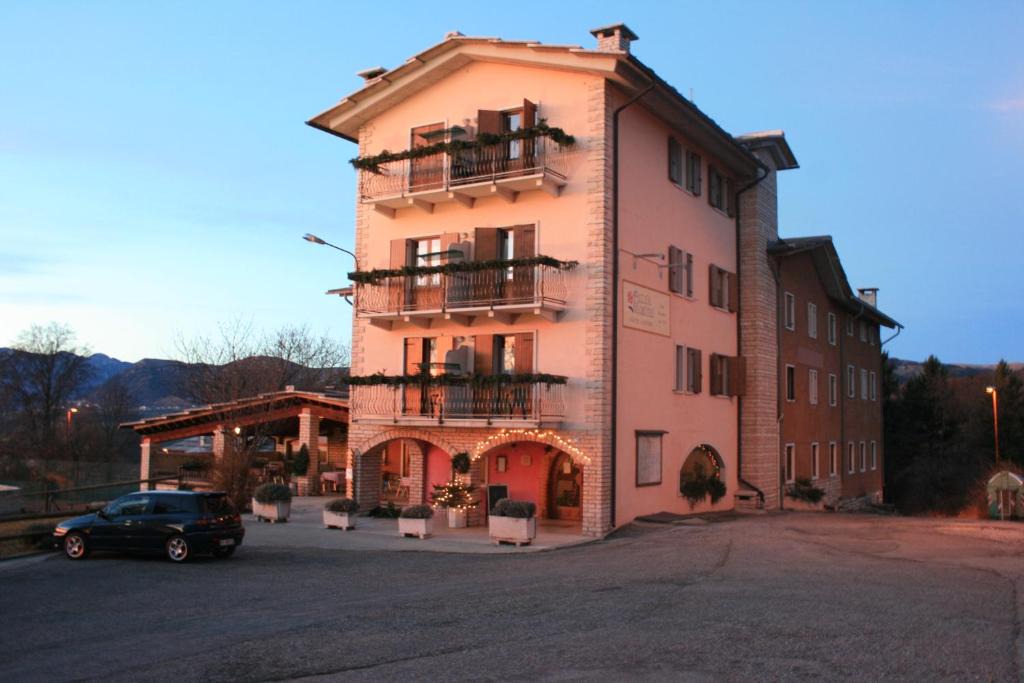 Bosco Chiesanuova Hotel | Hotel Piccola Mantova