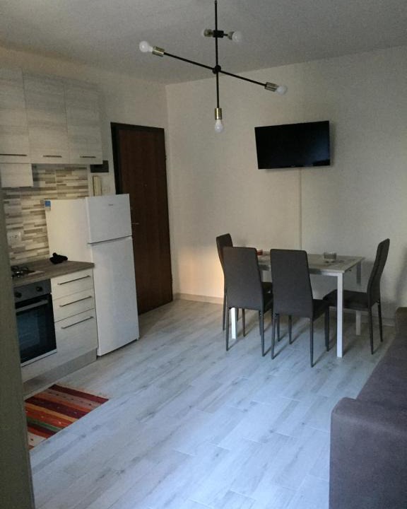 Est Apartment | LA CASA DI CHICCO E GINNY
