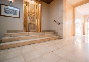 Leoncino Apartment