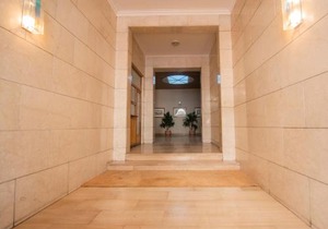 Leoncino Apartment