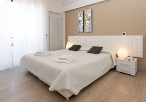 Rosella Apartment ,central -modern, with view !