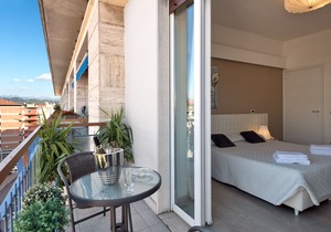 Rosella Apartment ,central -modern, with view !