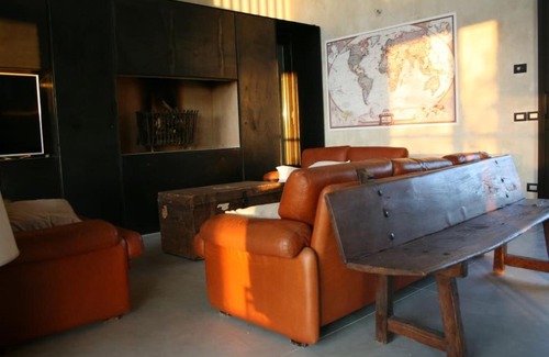 Sommacampagna Apartment | Brick house