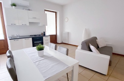 Negrar Apartment | Apartment ROSE AND TULIPANS 1 - in the heart of Valpolicella