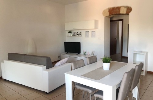 Negrar Apartment | Apartment ROSE AND TULIPANS 1 - in the heart of Valpolicella