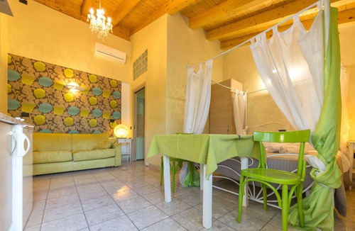 Sud Apartment | Apartment for 3 people in the village with garden