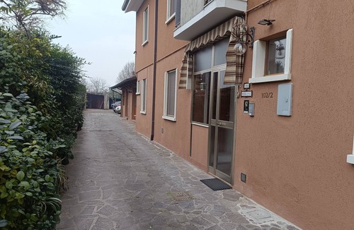 Villafranca di Verona Apartment | Apartment in courtyard 15' from Lake Garda