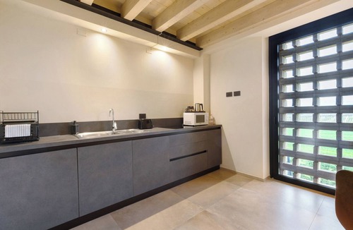 Sona Apartment | Apartment 'Agr Casa Pezzo 1' with Shared Pool, Wi-Fi and Air Conditioning
