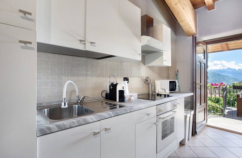 Pollein Apartment | Apartment 'Maison Bebe Mont Emilius' with Mountain View, Private Terrace & Wi-Fi