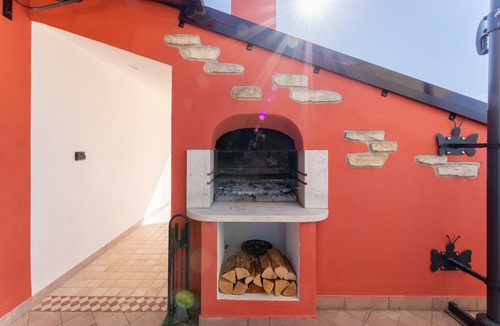 Ovest Apartment | Apartment 'Mirage' with Mountain View, Wi-Fi and Air Conditioning