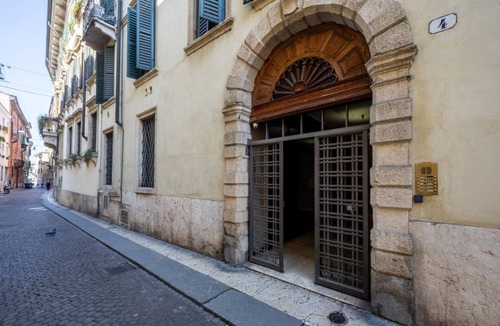 Citta Antica Apartment | Appartamento a 200 metri dall'Arena con balcone