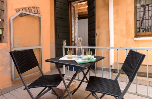 Citta Antica Apartment | Appartamento con balcone a due passi dal balcone di Giulietta e Romeo