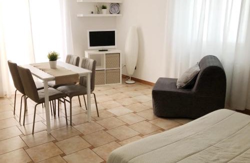 Negrar Apartment | APPARTAMENTO ROSE E TULIPANI 3