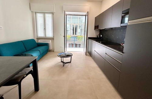 Verona City Centre Apartment | Balcony on Arena