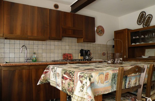 Sant'Ambrogio di Valpolicella House | Between art and wine in the heart of the Valpolicella . .