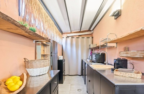 Porto Istana Apartment | Beautiful apartment for 4 guests with A/C, WIFI and patio