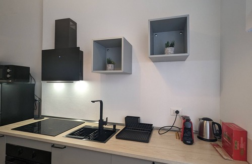 Verona City Centre Apartment | Big House-Private parking-12" walk from the ARENA