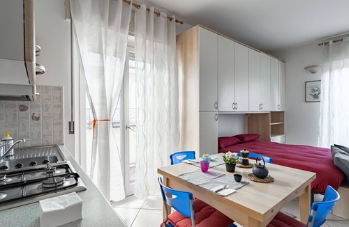 Borgo Roma Apartment | Borgo Roma Hospital Cozy Studio W/Private Parking!