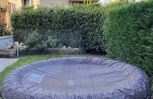 Monteforte d'Alpone Apartment | Casa Bianca, holiday home near Soave with garden, barbecue and small hydro pool