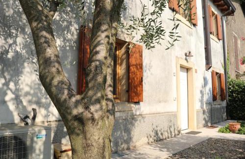 Borgo Milano Apartment | Casa Jasmin, 2 floors, private garden