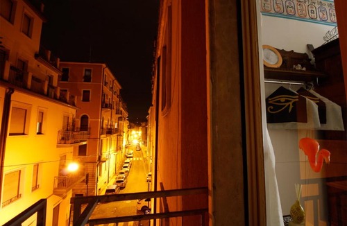 Verona City Centre Bed & Breakfast | Casa Vittoria Bridge
