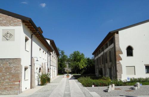 Nogarole Rocca Hotel | Corte Della Rocca Bassa