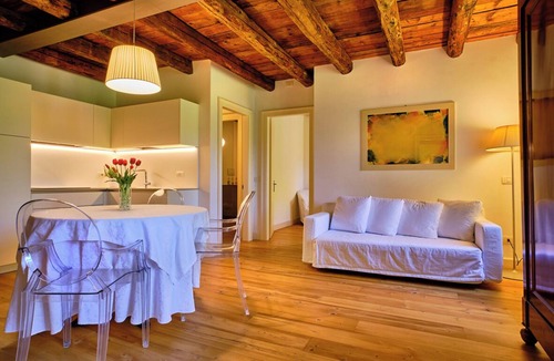 Sona Cabin | Corte Guastalla in the nature between Verona and Lake Garda