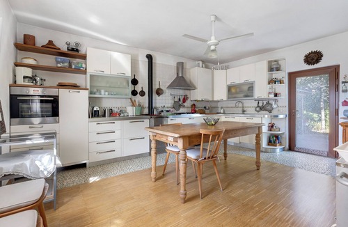 Villafranca di Verona House | Country House 'A House with A Character' with Mountain View, Wi-Fi, and Air Conditioning