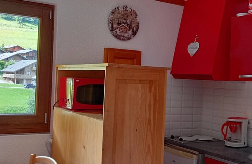 Chatel Apartment | Cozy studio in Châtel for 4 people, south-west facing balcony