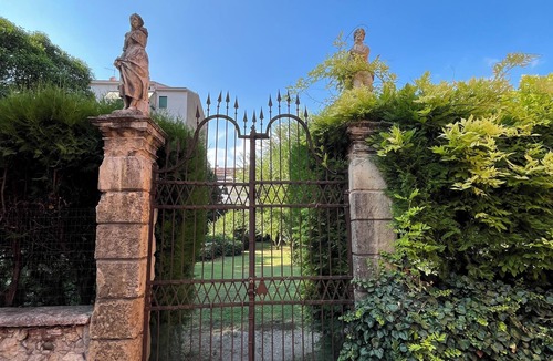 Est Apartment | Delightful apartment in Veronetta