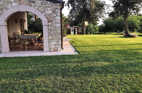 Nord-Est Villa | Elegant villa with large garden in the hills of Verona