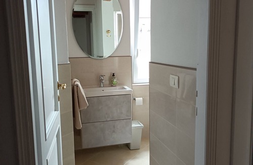 San Michele Apartment | Grazioso Appartamento Casa Rosa Amelia .con Grande Parcheggio Libero a 20 m
