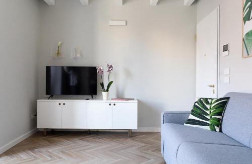 San Zeno Apartment | HomeThirtyFour