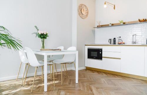 San Zeno Apartment | HomeThirtyFour