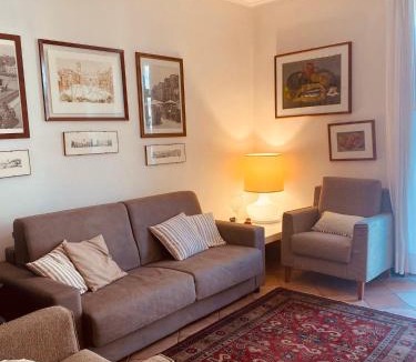 Est Apartment | IL BALCONE DI AURORA