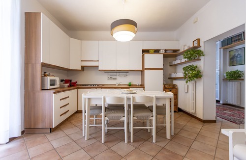 Est Apartment | Il Balcone di Aurora