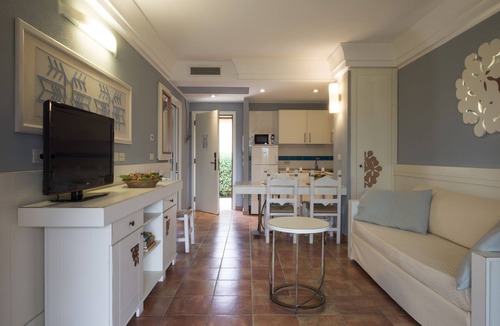 Pula Hotel | Lantana Resort Hotel & Apartments
