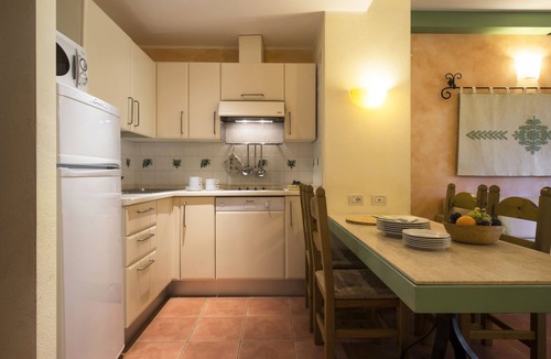 Pula Hotel | Lantana Resort Hotel & Apartments
