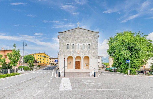 Velo Veronese Apartment | Look forward to a wonderful break from everyday life in this comfortable vacation apartment.