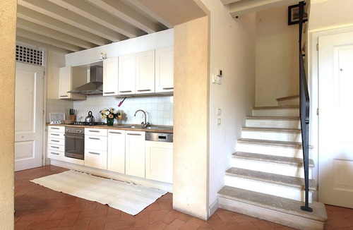 Colognola ai Colli Apartment | Lovely apartment for 5 guests with WIFI, A/C, pool and TV, close to Verona