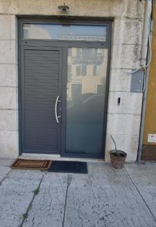 Borgo Venezia Apartment | Monolocale Trainspotting