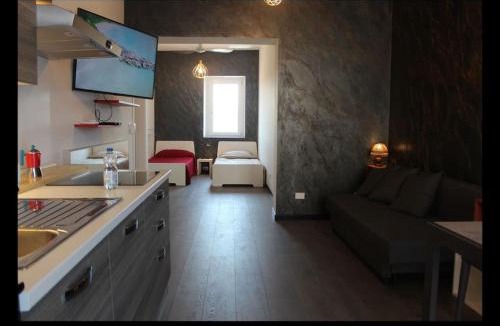 Borgo Venezia Apartment | Monolocale Trainspotting