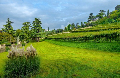 Colognola ai Colli Apartment | Nice apartment for 8 people with WIFI, A/C, pool and TV, close to Verona
