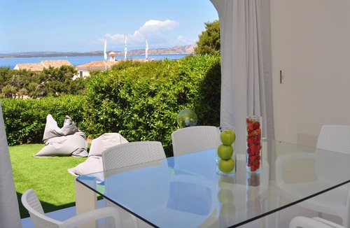 Capo Ferro House | Nice apartment just steps from the beach