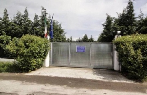 Sud Apartment | One room apartment in Borgo Roma with parking and garden