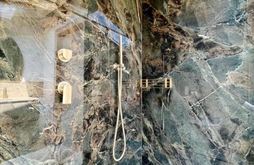 Lione Apartment | Room 'Amarone' Shared Garden and Wi-Fi