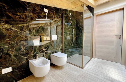 Lione Apartment | Room 'Riserva' with Mountain View, Private Terrace and Wi-Fi